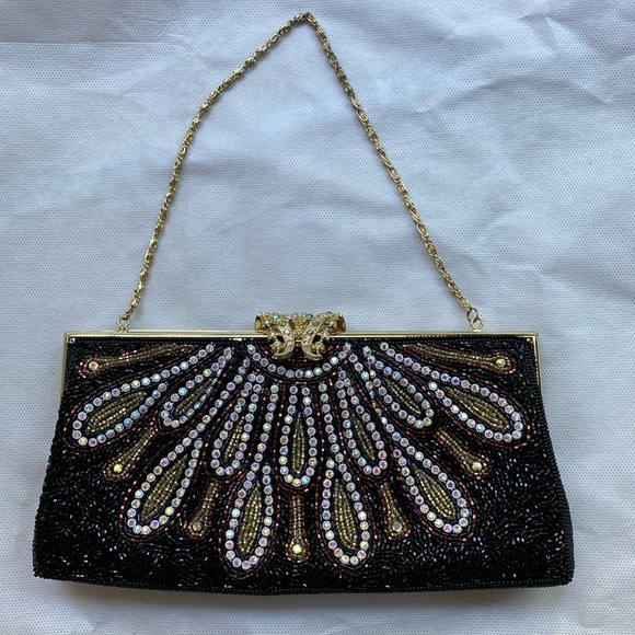 Beaded clutch, with chain handle - Picture 1 of 10